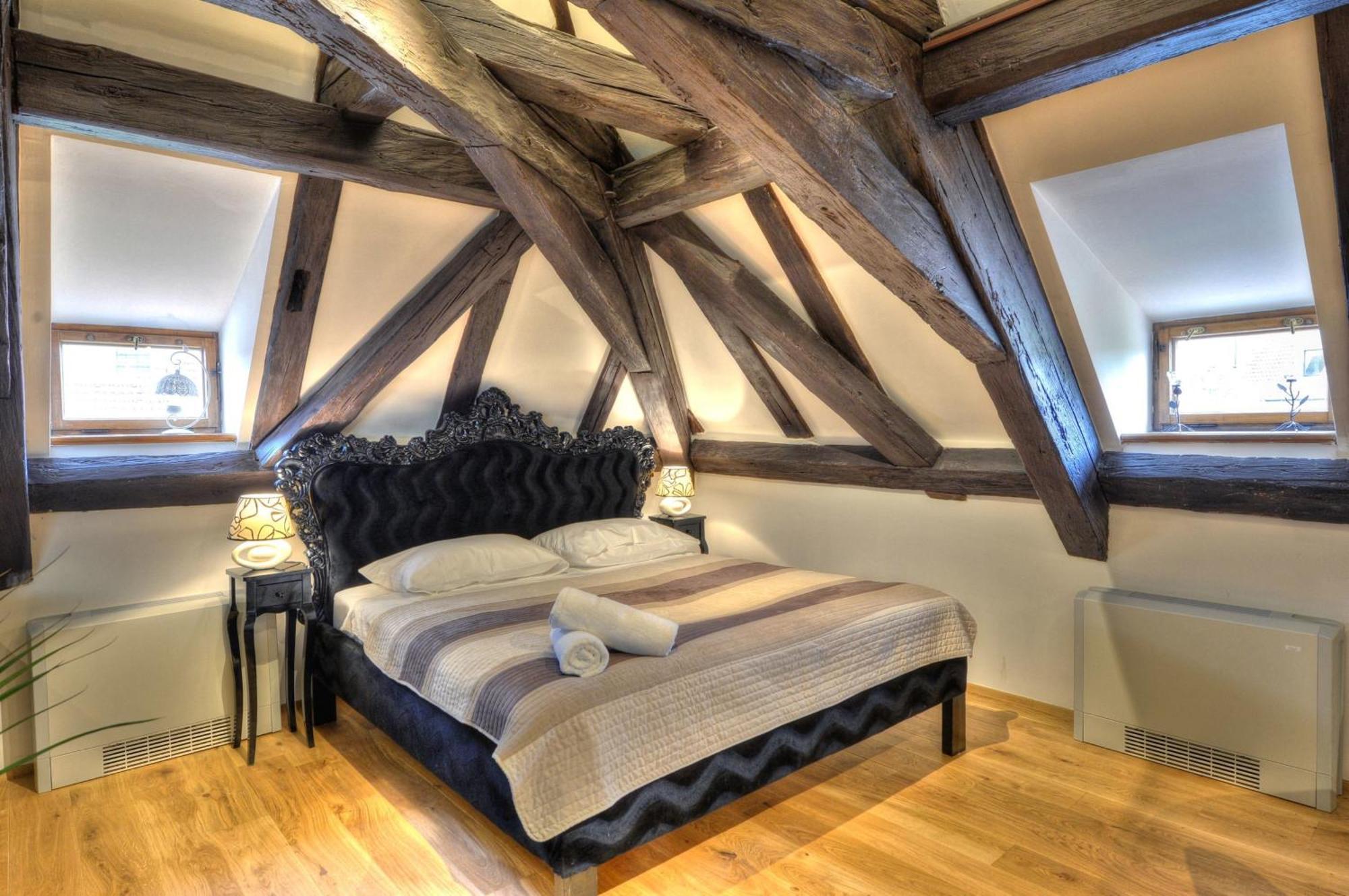 Old Town Boutique Apartments Prag Rum bild