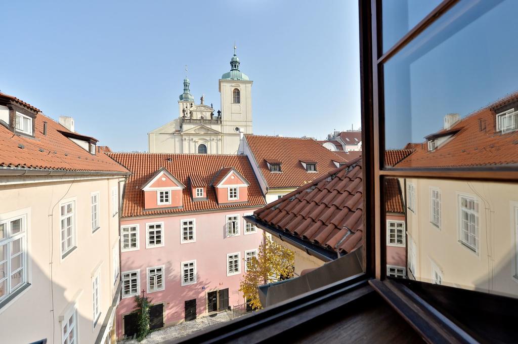 Old Town Boutique Apartments Prag Rum bild