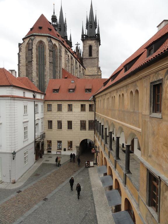 Old Town Boutique Apartments Prag Exteriör bild