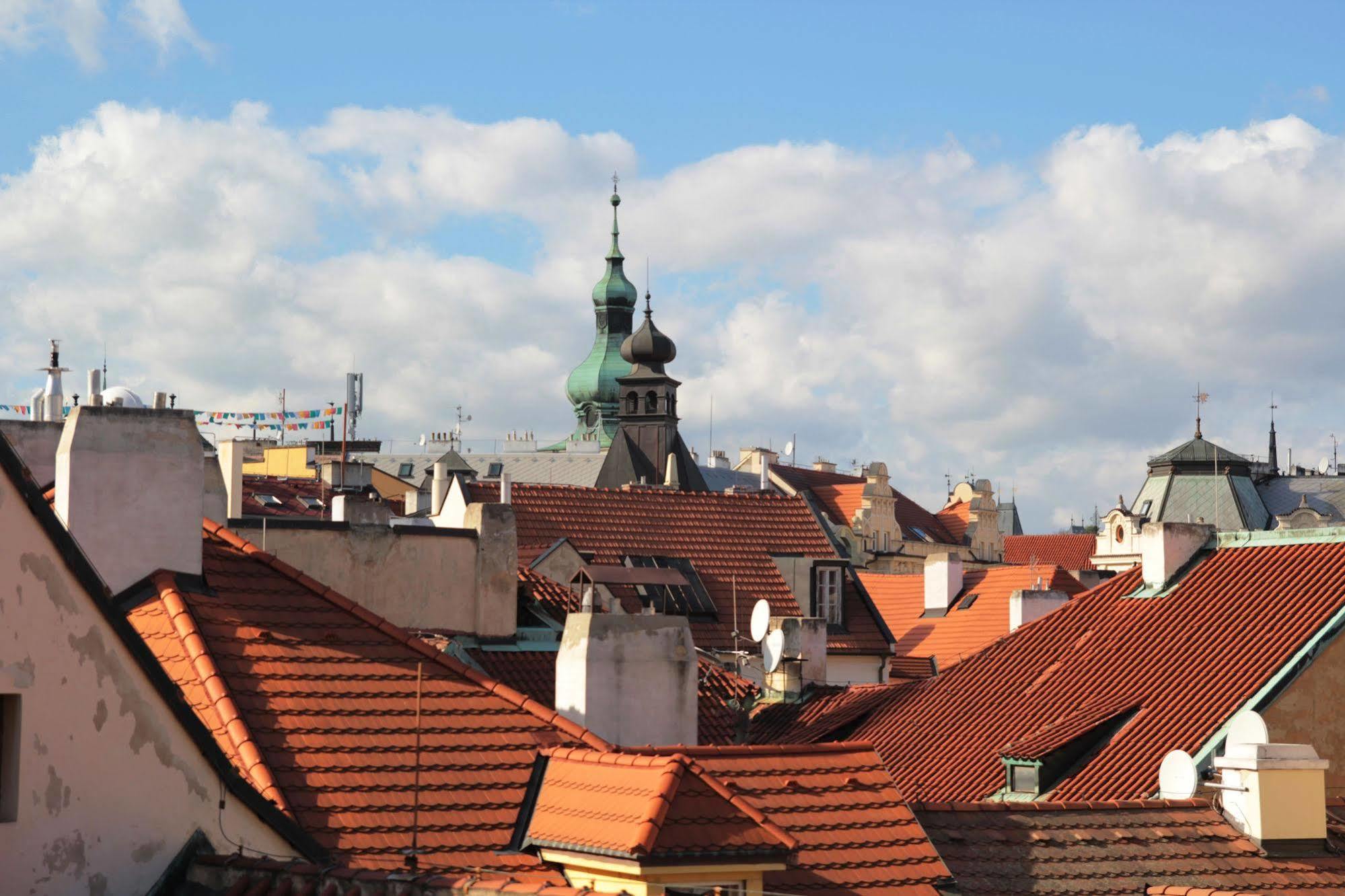 Old Town Boutique Apartments Prag Exteriör bild